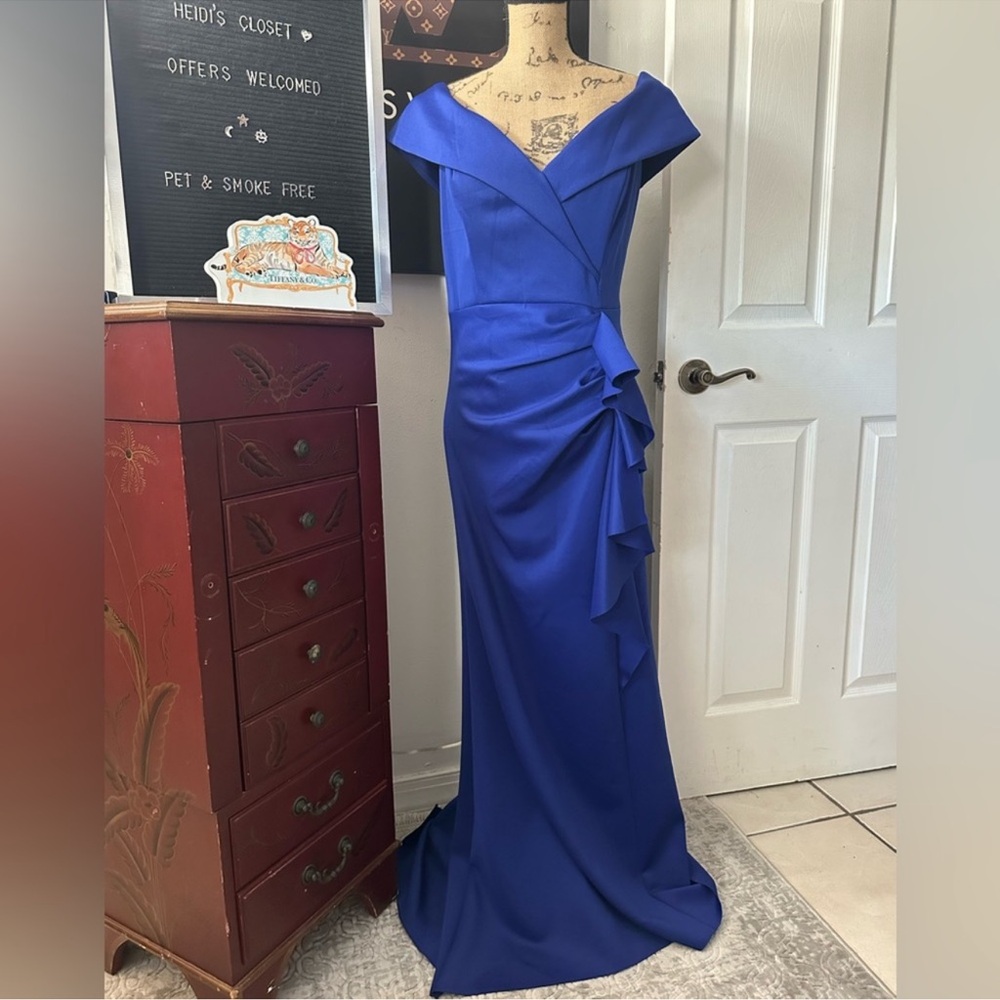 🆕Xscape Off Shoulder Gown